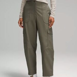 lululemon Light Utilitech Cargo Pocket High-Rise Pant
